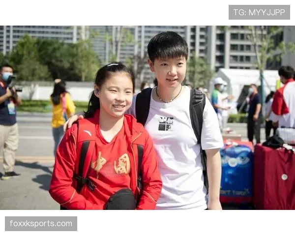 管晨辰穿得像路人，赛场上却花了半个月工资买装备？