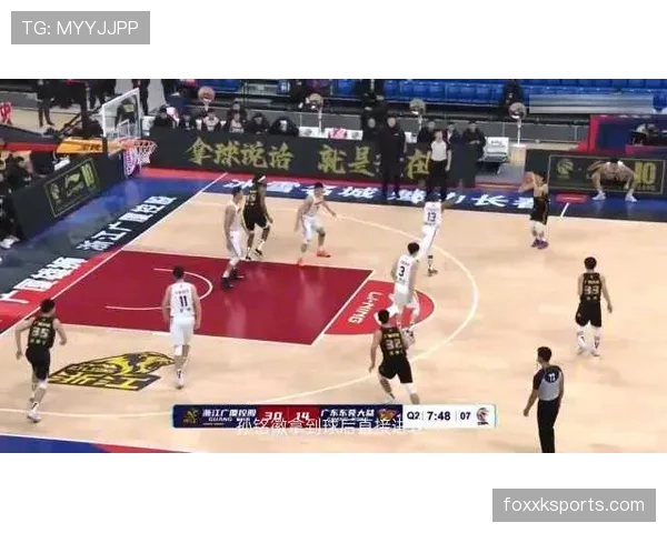 解读身体接触容忍度：篮球比赛中合理对抗与犯规的分界线